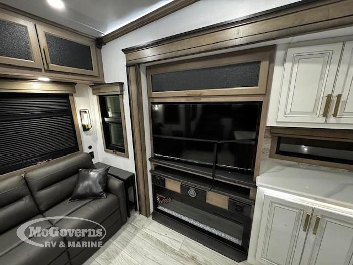 2025 Keystone RV Montana 3231CK