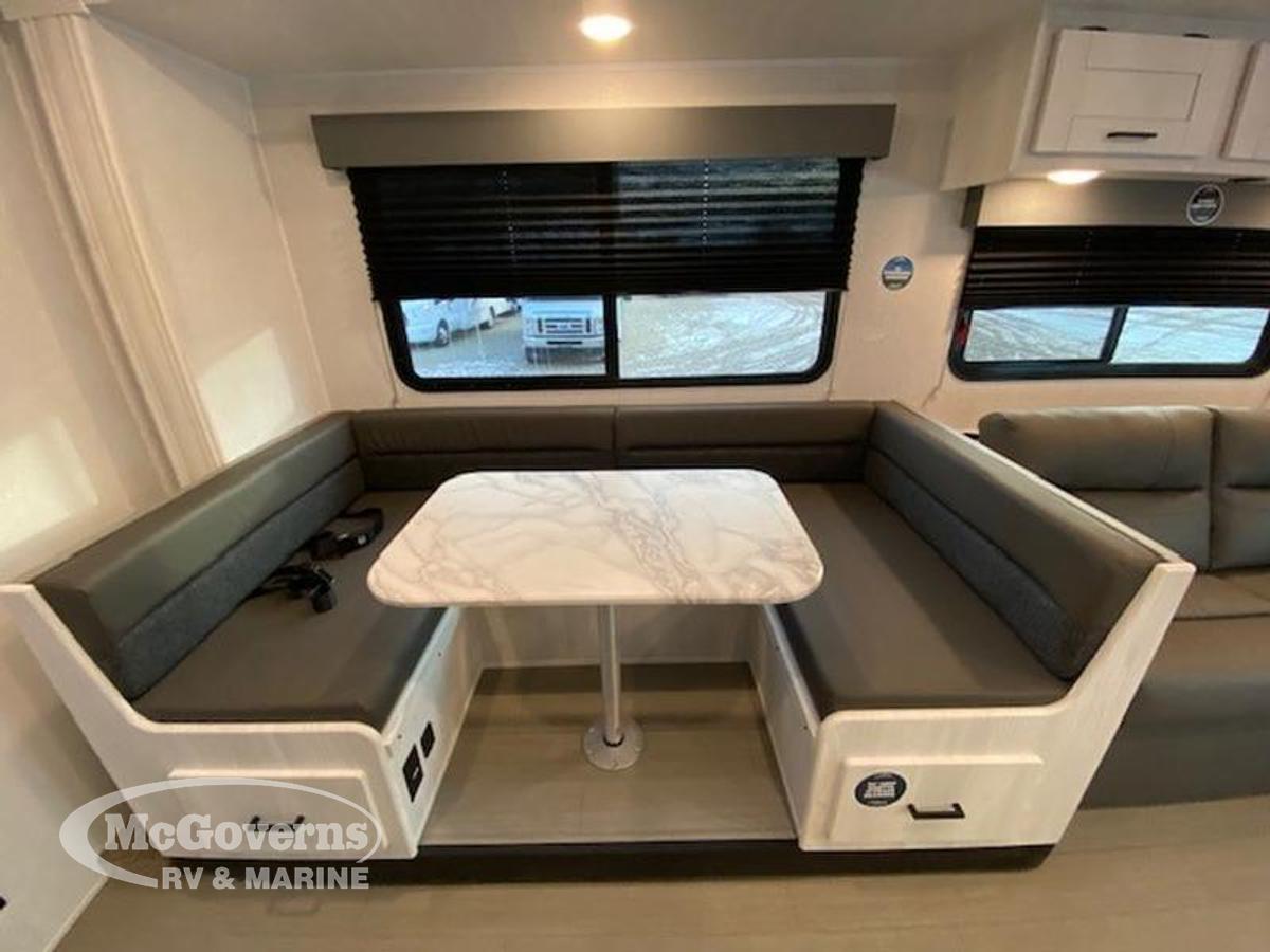 2024 Entrada East to West 2950OKF