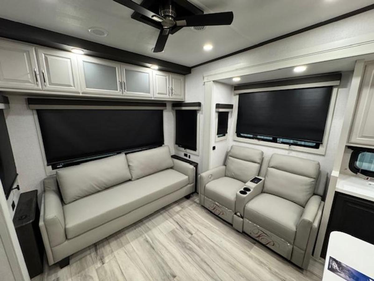 2025 Keystone RV Alpine Avalanche Edition 302RS