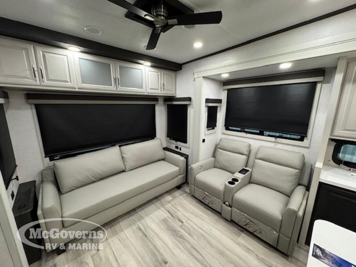 2025 Keystone RV Alpine Avalanche Edition 302RS