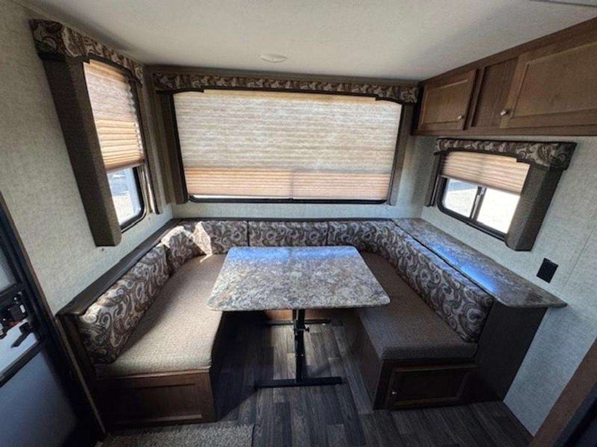 Used 2016 Keystone RV Hideout 21FQWE