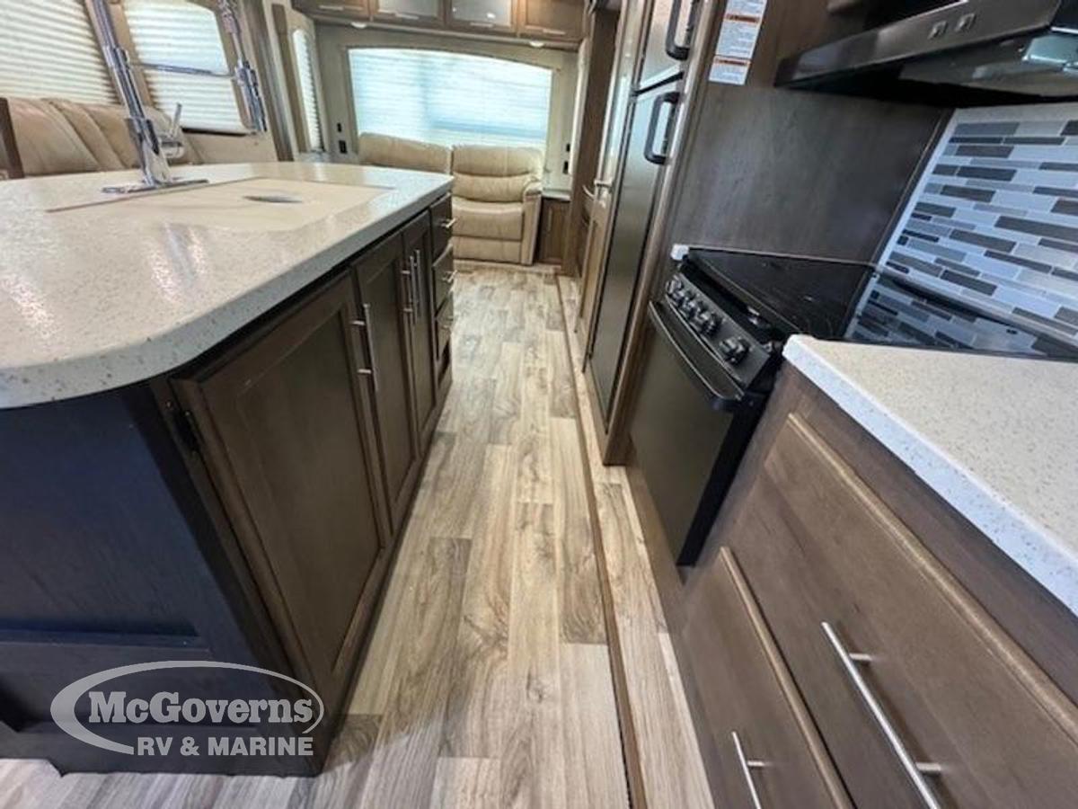 Used 2019 Keystone RV Cougar Half-Ton 30RLS