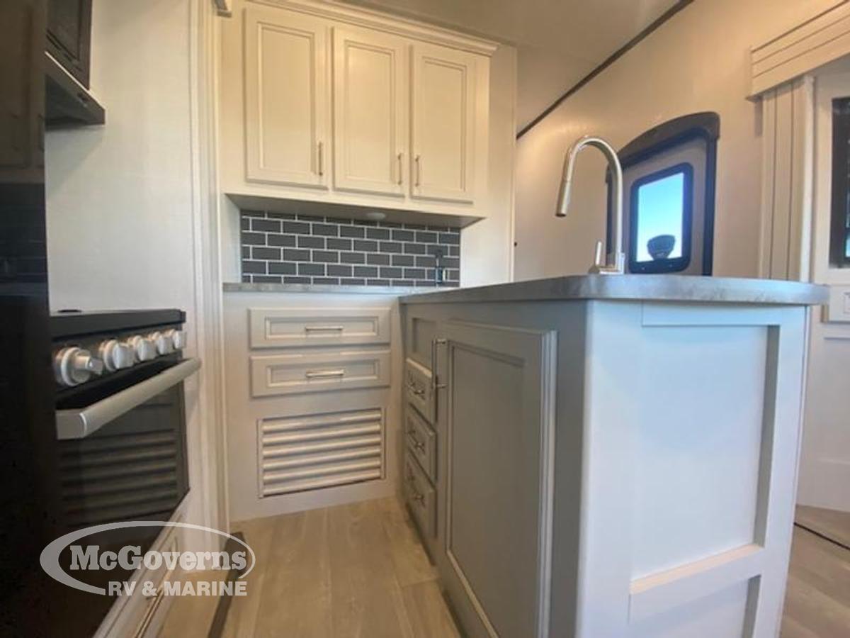 2024 Keystone RV Cougar Half-Ton 27SGS