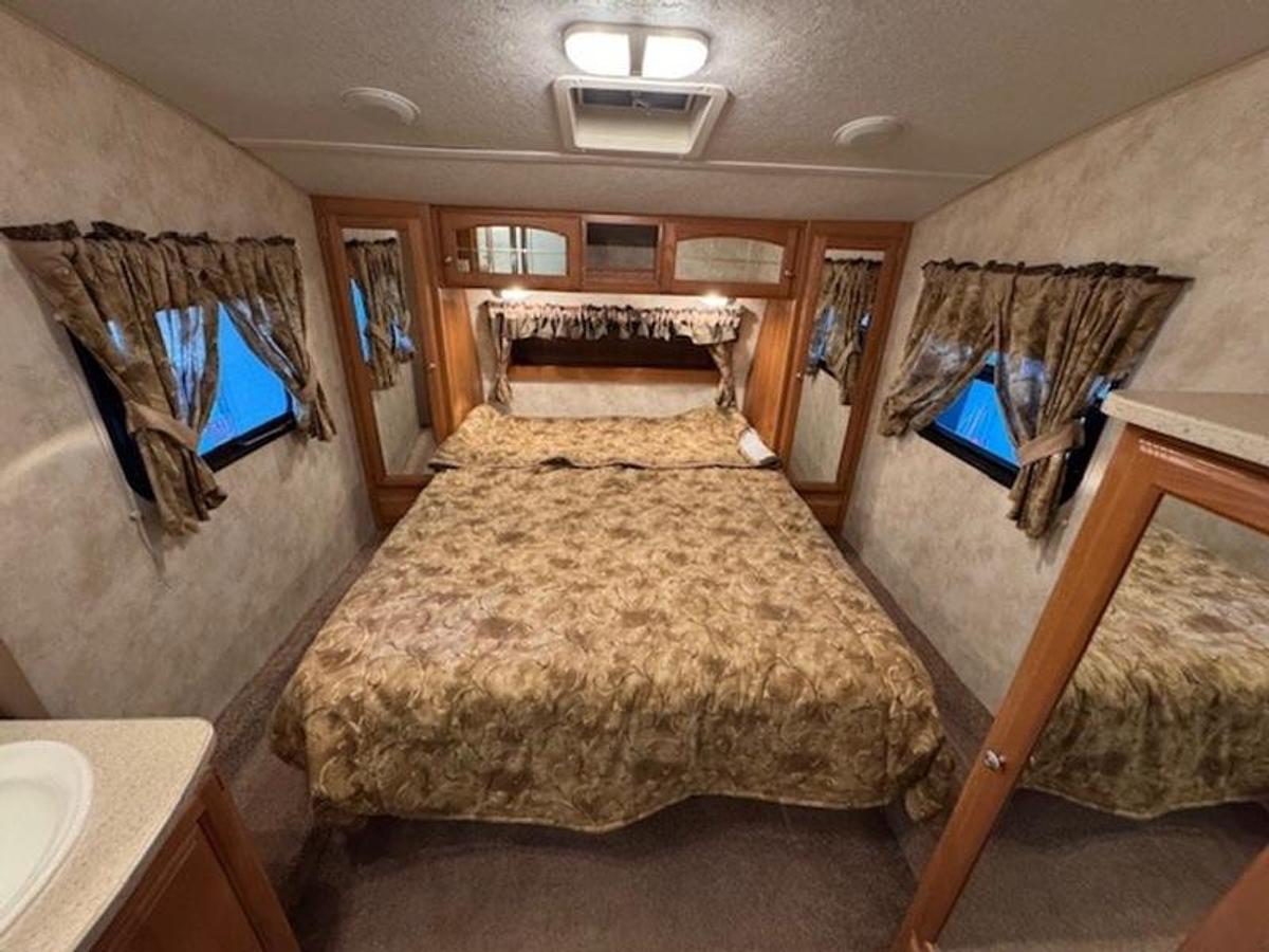 Used 2009 Forest River Palomino Sabre SABRE 31BHDS