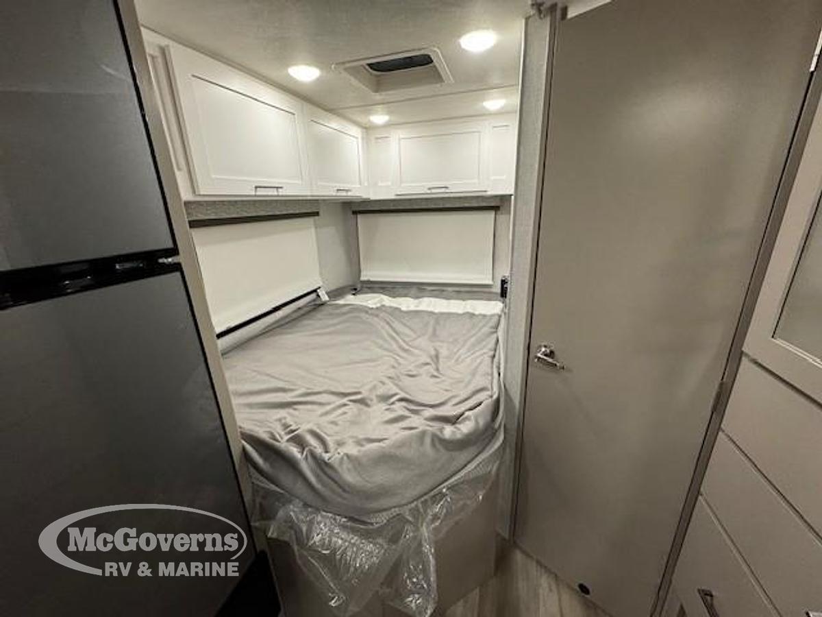 2026 Thor Motor Coach Four Winds 21z