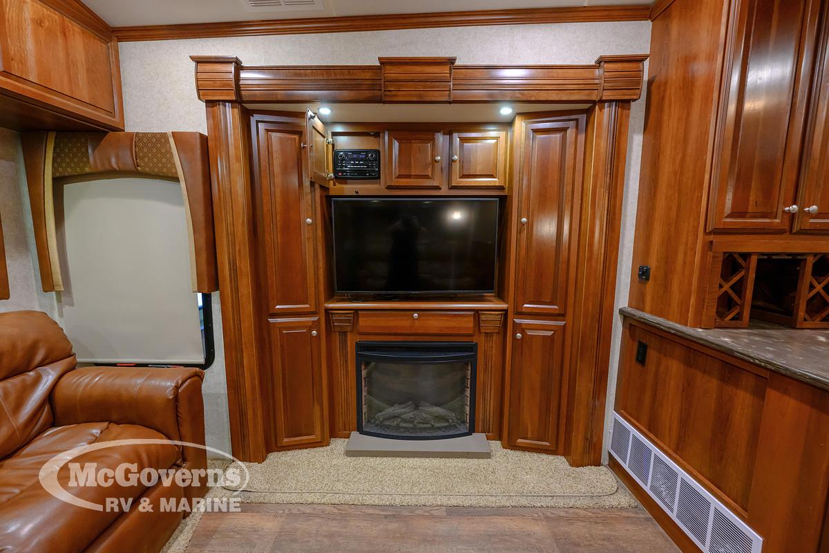 Used 2014 Forest River Cardinal 3450RL