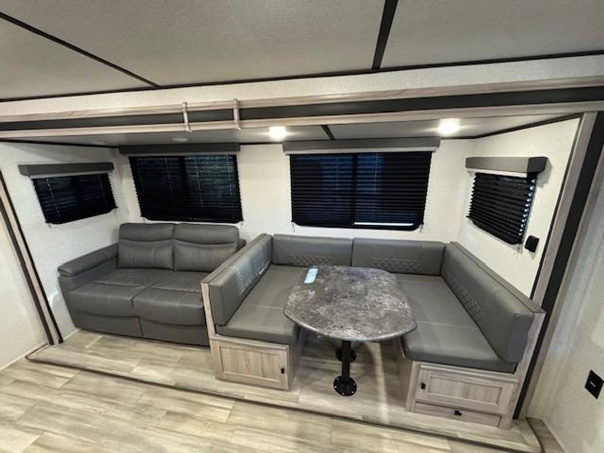 Used 2024 Coachmen 2963BH Northen Spirit