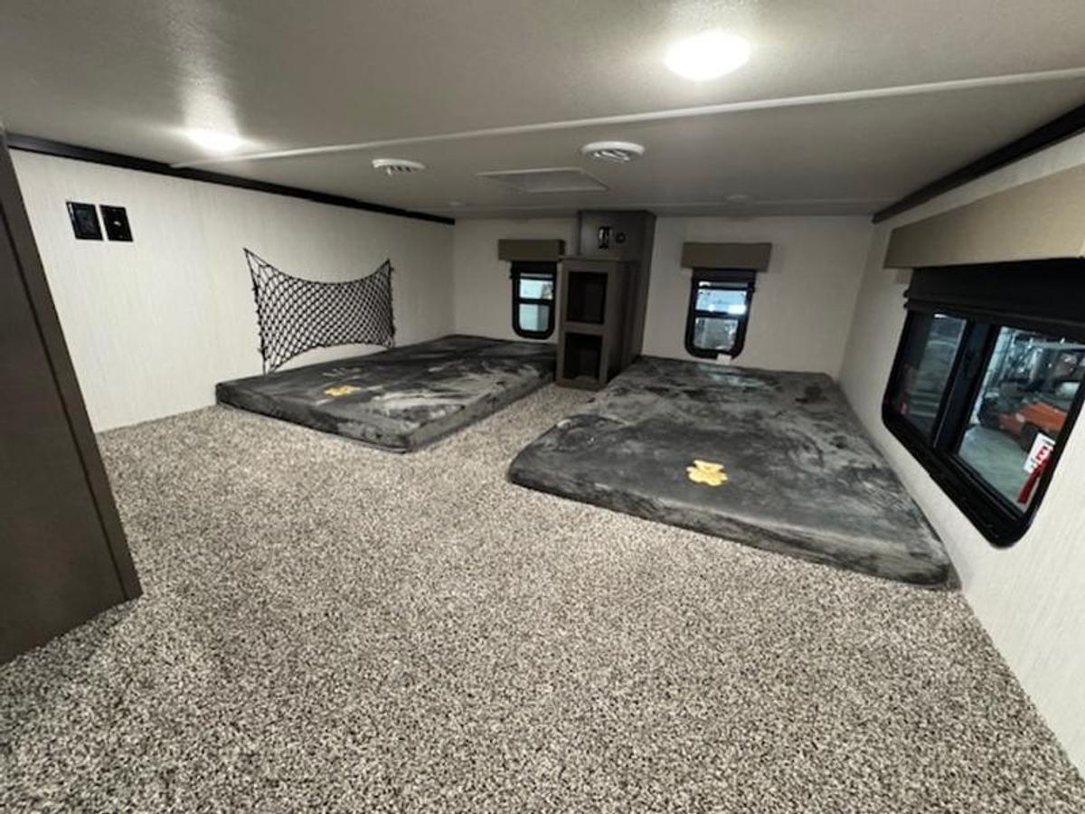 Used 2024 Cedar Creek Cottage 40CDL