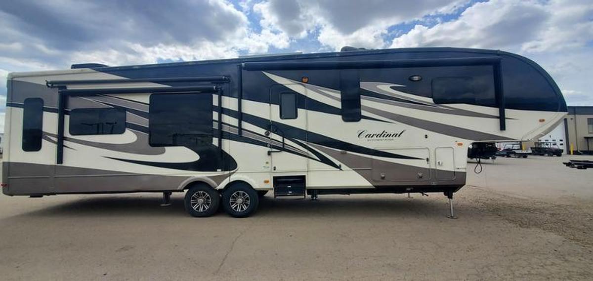 Used 2014 Forest River Cardinal 3450RL