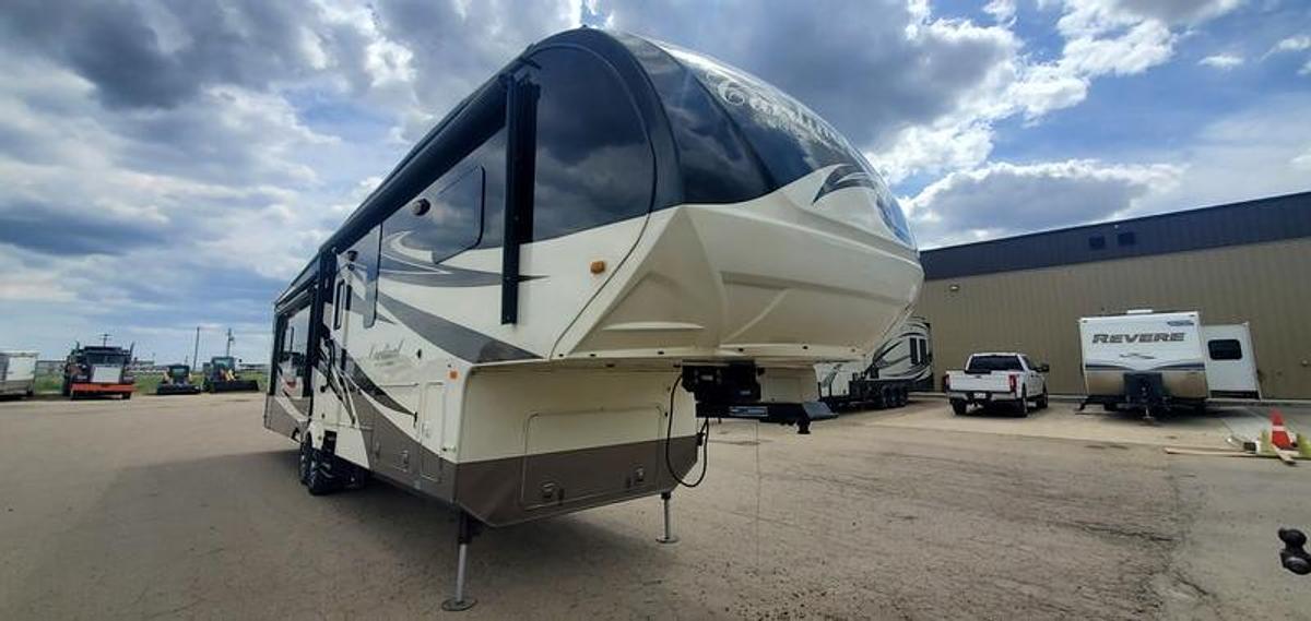 Used 2014 Forest River Cardinal 3450RL