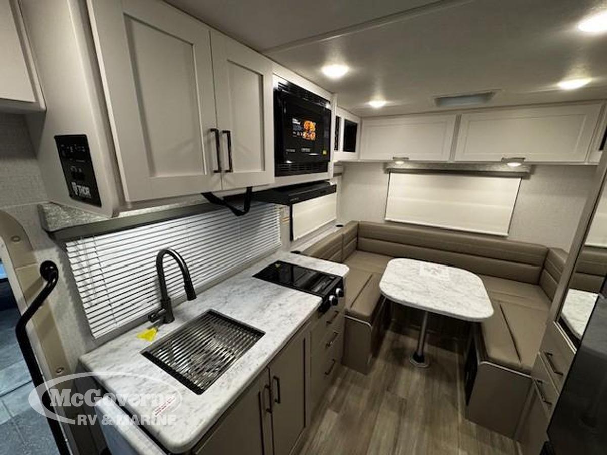 2026 Thor Motor Coach Four Winds 19z