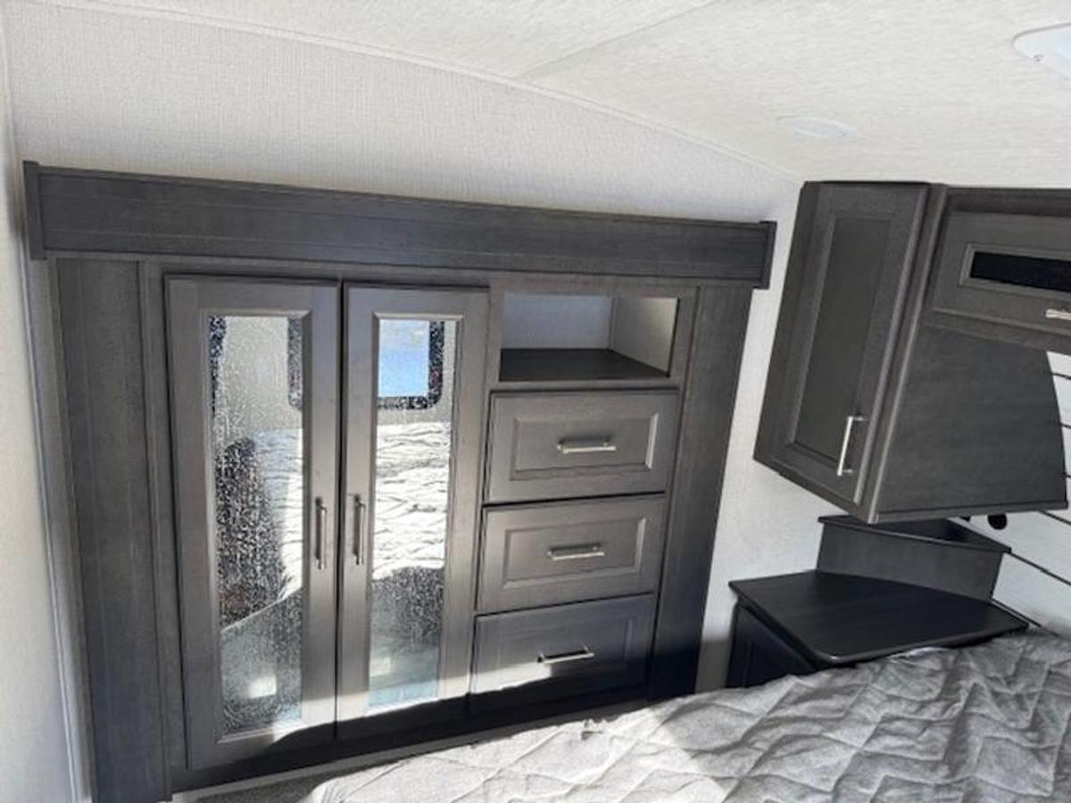 2025 Keystone RV Cougar Half-Ton 29RLI