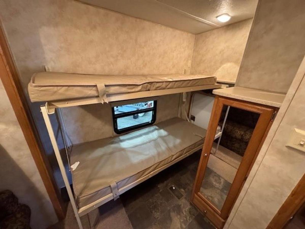 Used 2009 Forest River Palomino Sabre SABRE 31BHDS