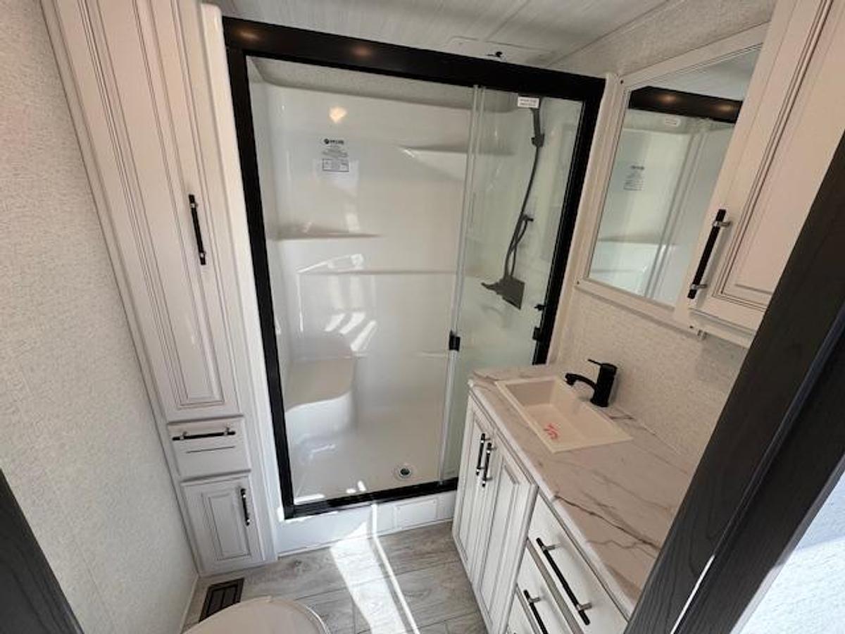 Used 2025 Keystone RV Retreat 391FSRL