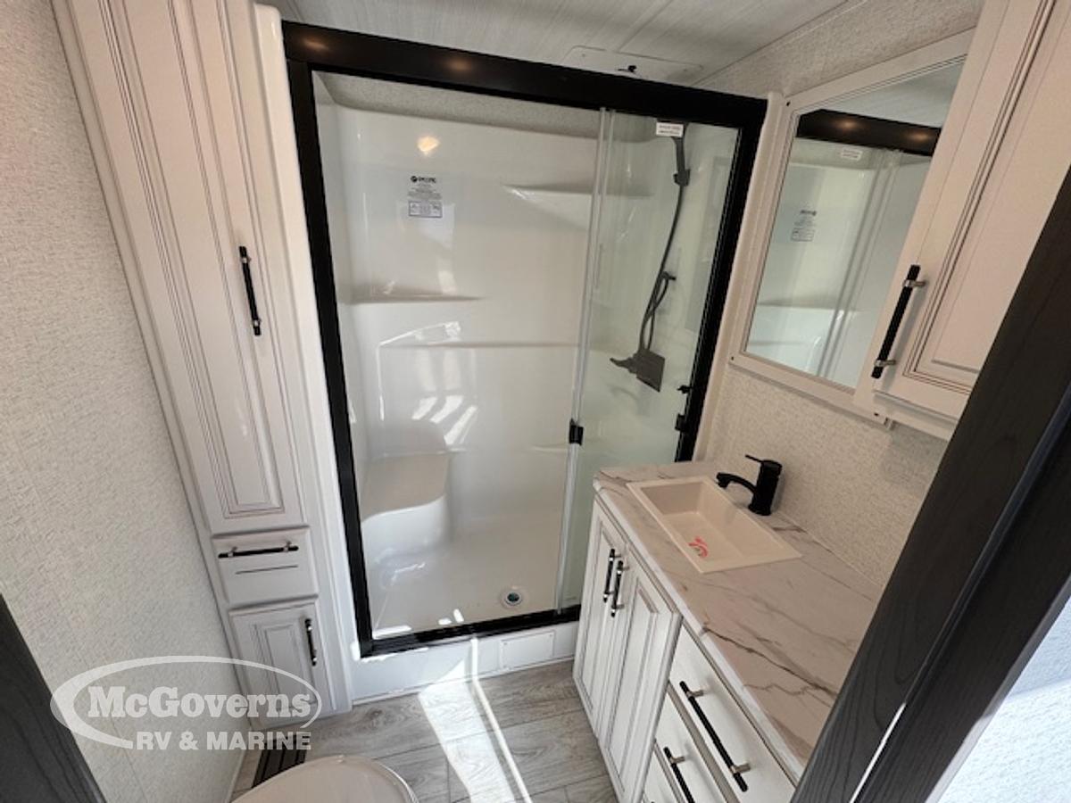 Used 2025 Keystone RV Retreat 391FSRL