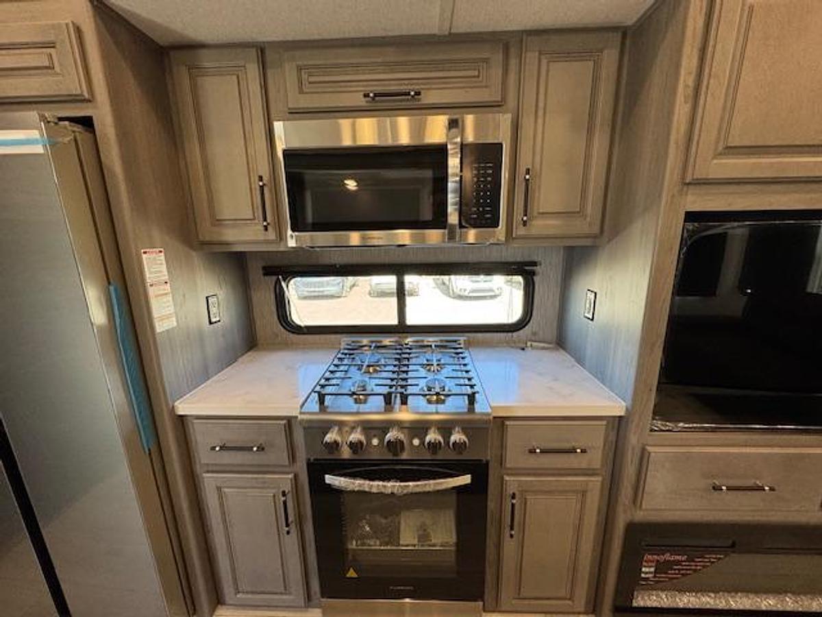Used 2025 Keystone RV Retreat 391FSRL