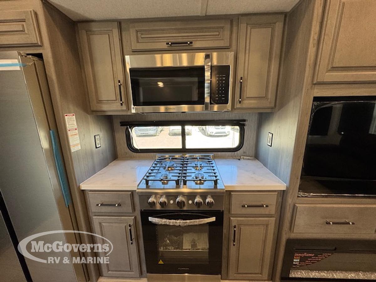 Used 2025 Keystone RV Retreat 391FSRL