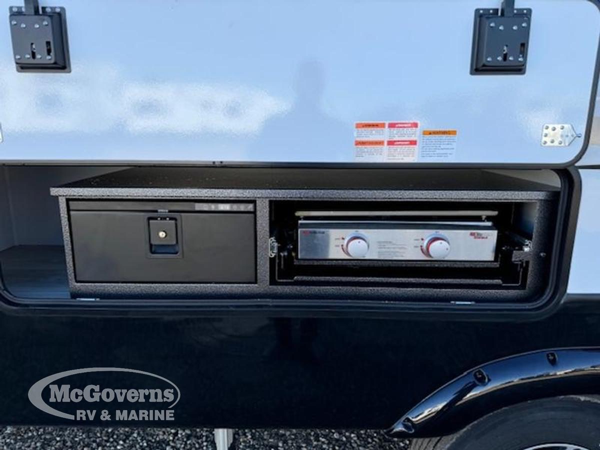 2025 Keystone RV Montana 3941FO