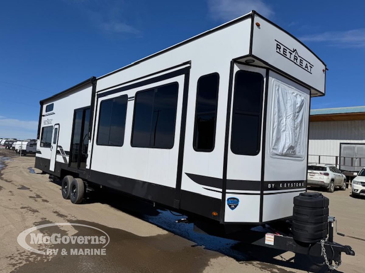 Used 2025 Keystone RV Retreat 391FSRL