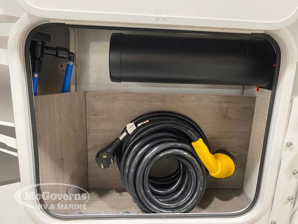 2023 Lance Truck Campers Short Bed 650