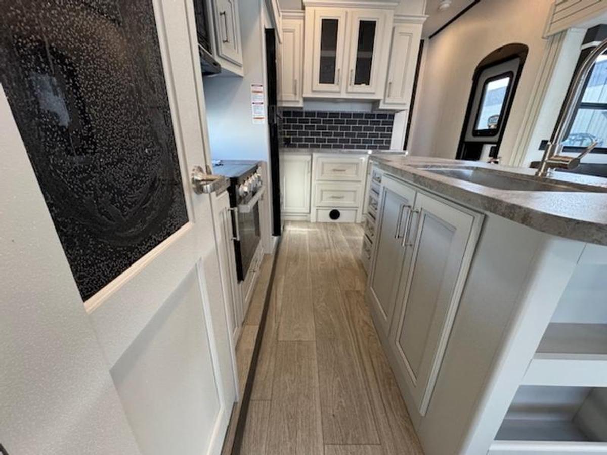 2025 Keystone RV Cougar Half-Ton 29RLI