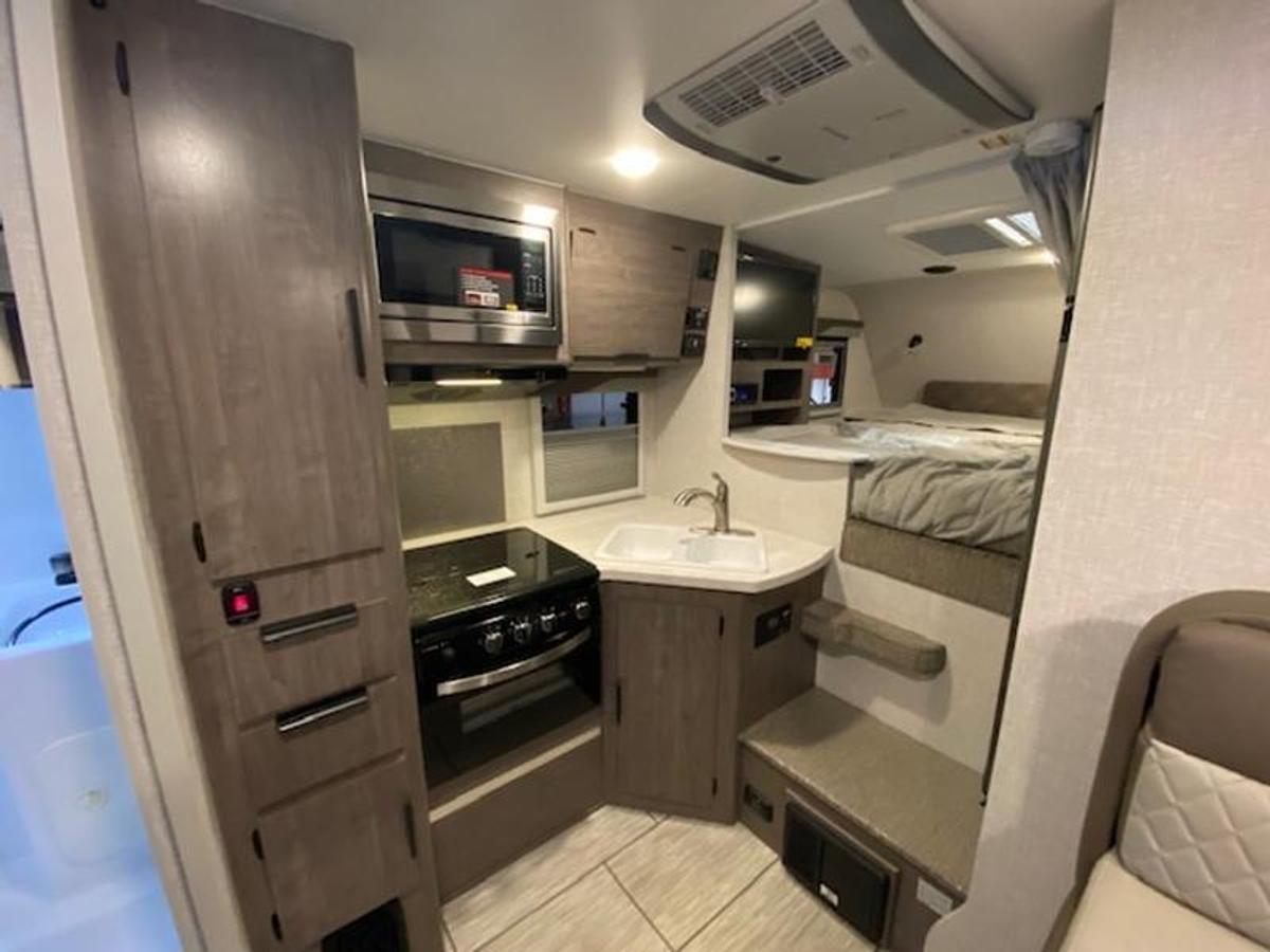 2023 Lance Truck Campers Short Bed 855S