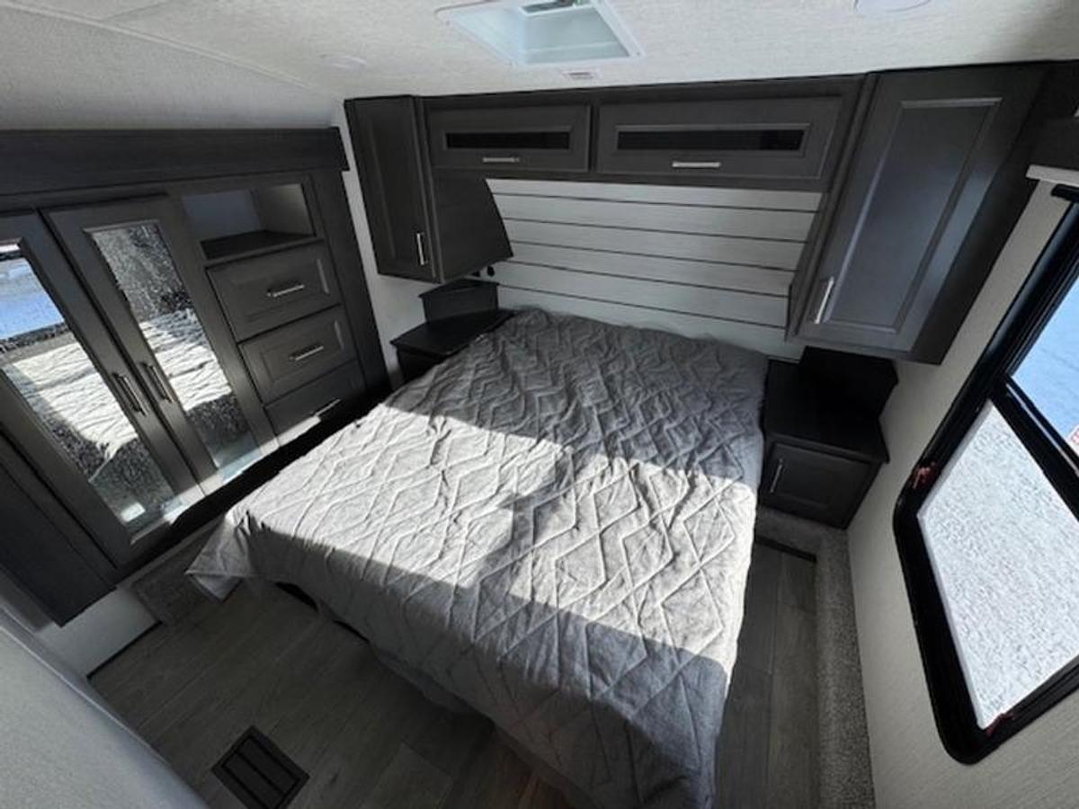 2025 Keystone RV Cougar Half-Ton 29RLI