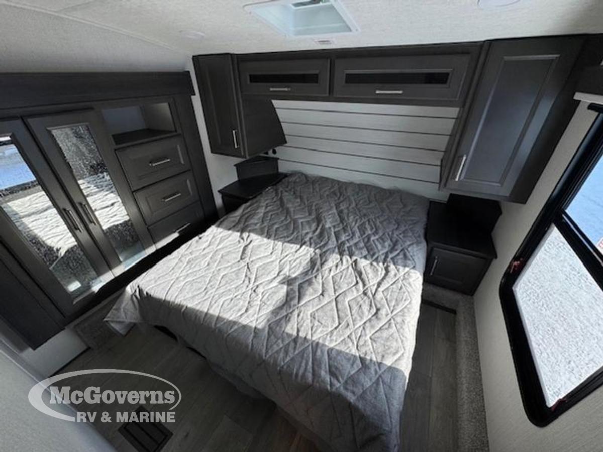 2025 Keystone RV Cougar Half-Ton 29RLI