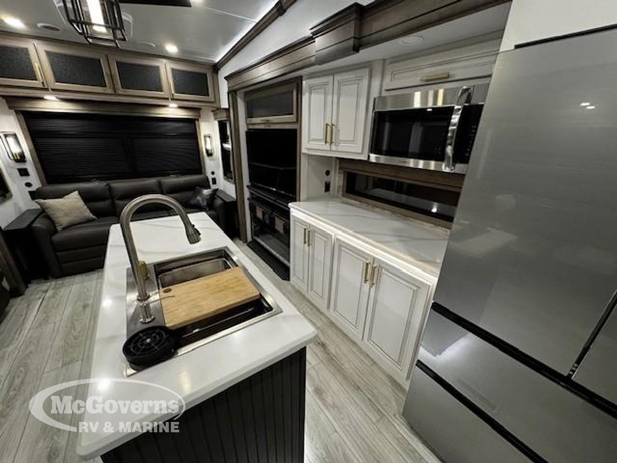 2025 Keystone RV Montana 3231CK