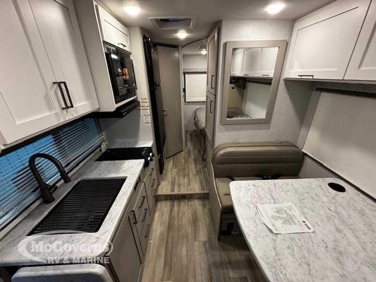 2026 Thor Motor Coach Four Winds 22z