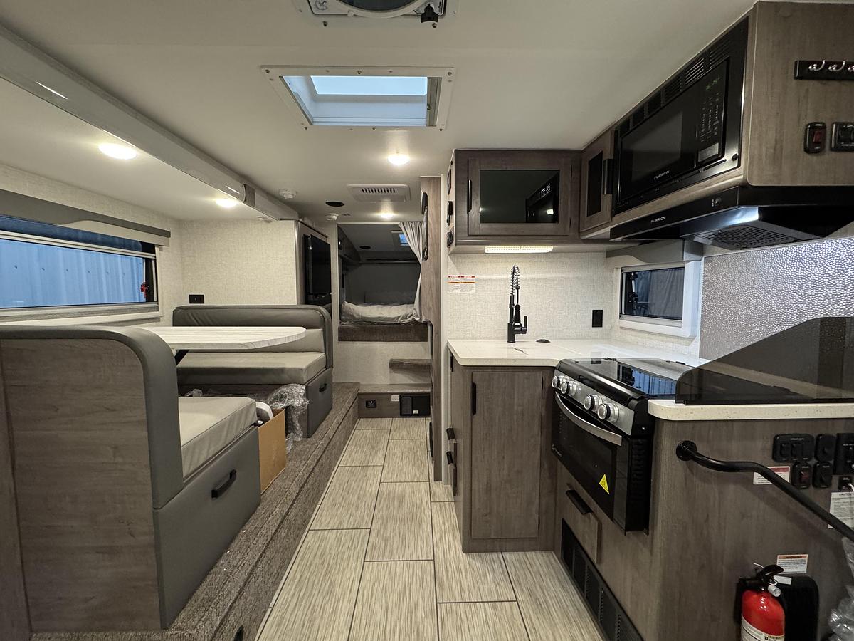 2026 Lance Long Box 1175