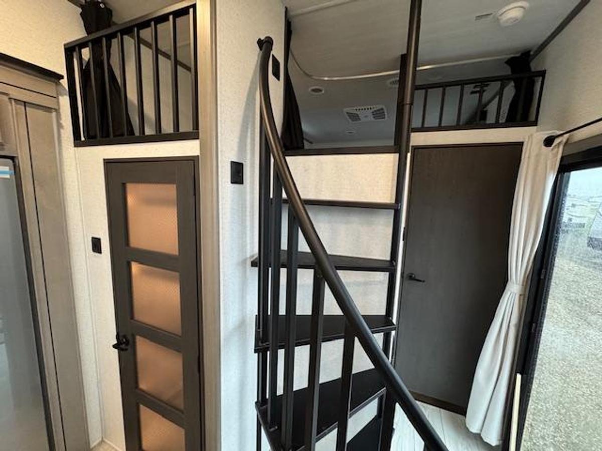 2025 Keystone RV Retreat 391HBDL