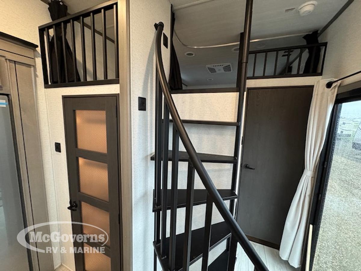 2025 Keystone RV Retreat 391HBDL