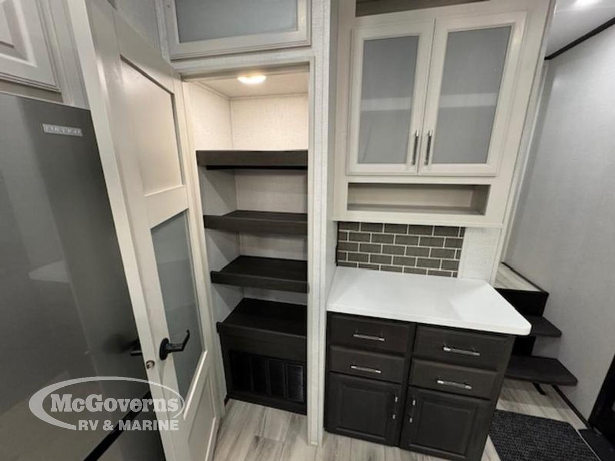 2025 Keystone RV Alpine Avalanche Edition 302RS