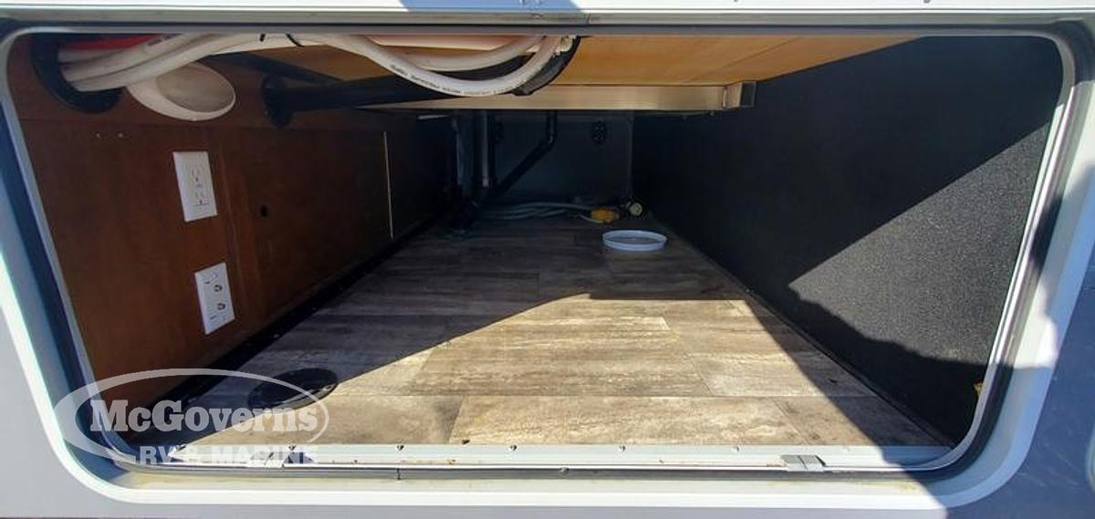 Used 2015 Highland Ridge RV  The Light LF315BHS