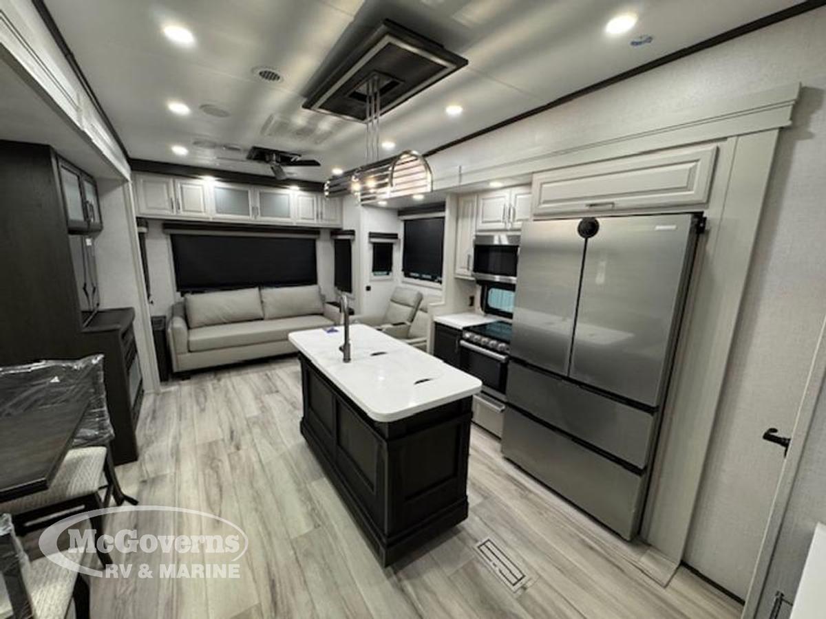 2025 Keystone RV Alpine Avalanche Edition 302RS