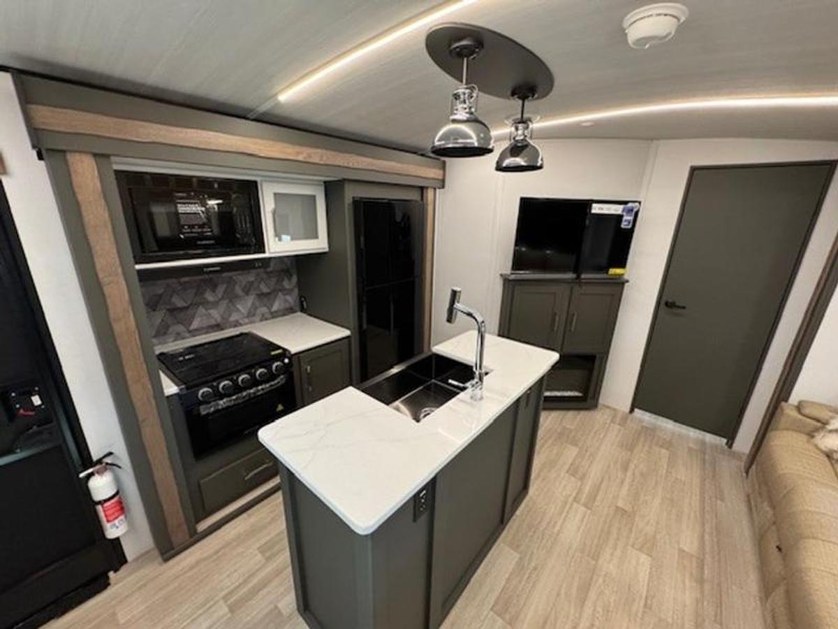 2025 Keystone RV Bullet Premium 330BKQ