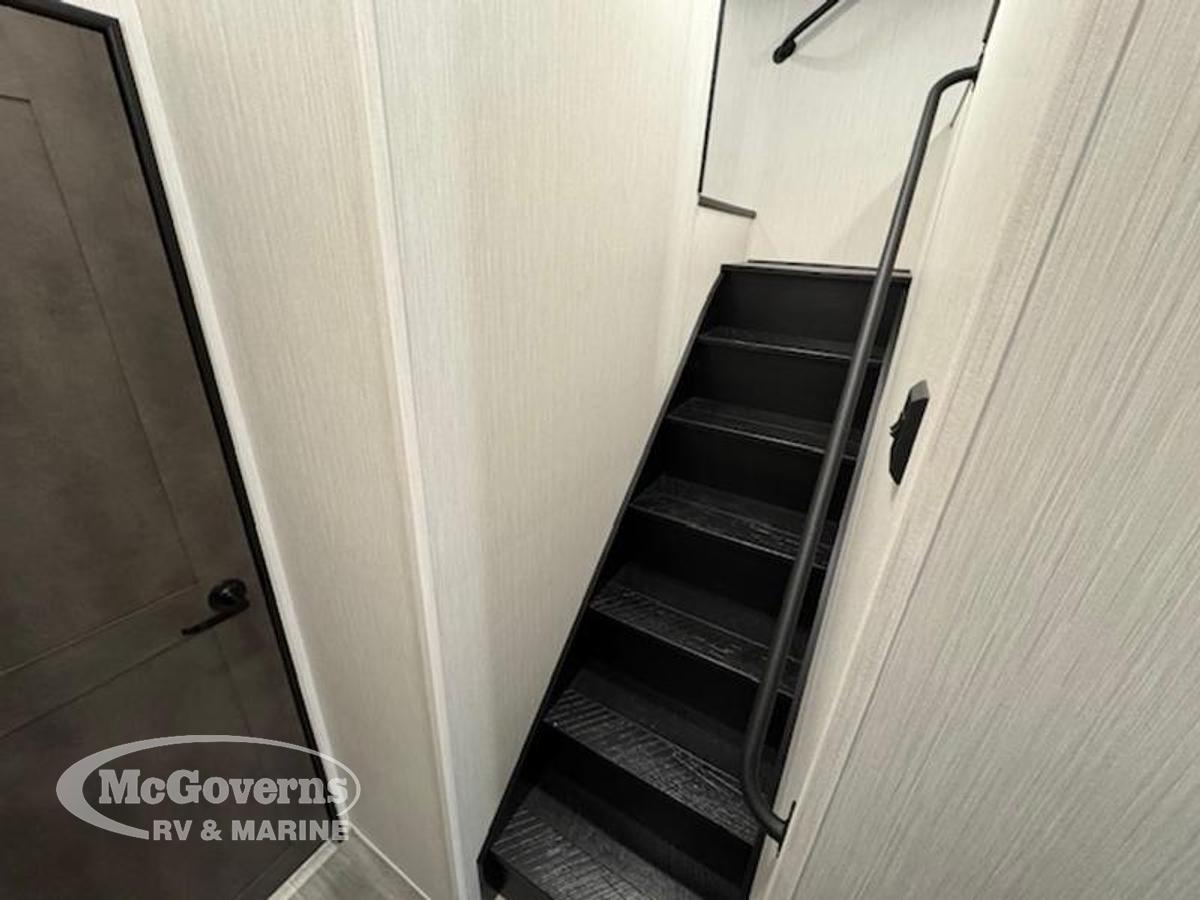 Used 2024 Cedar Creek Cottage 40CDL