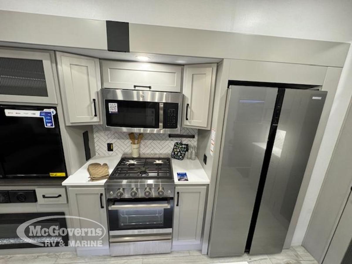 2025 Keystone RV Montana High Country 295RL