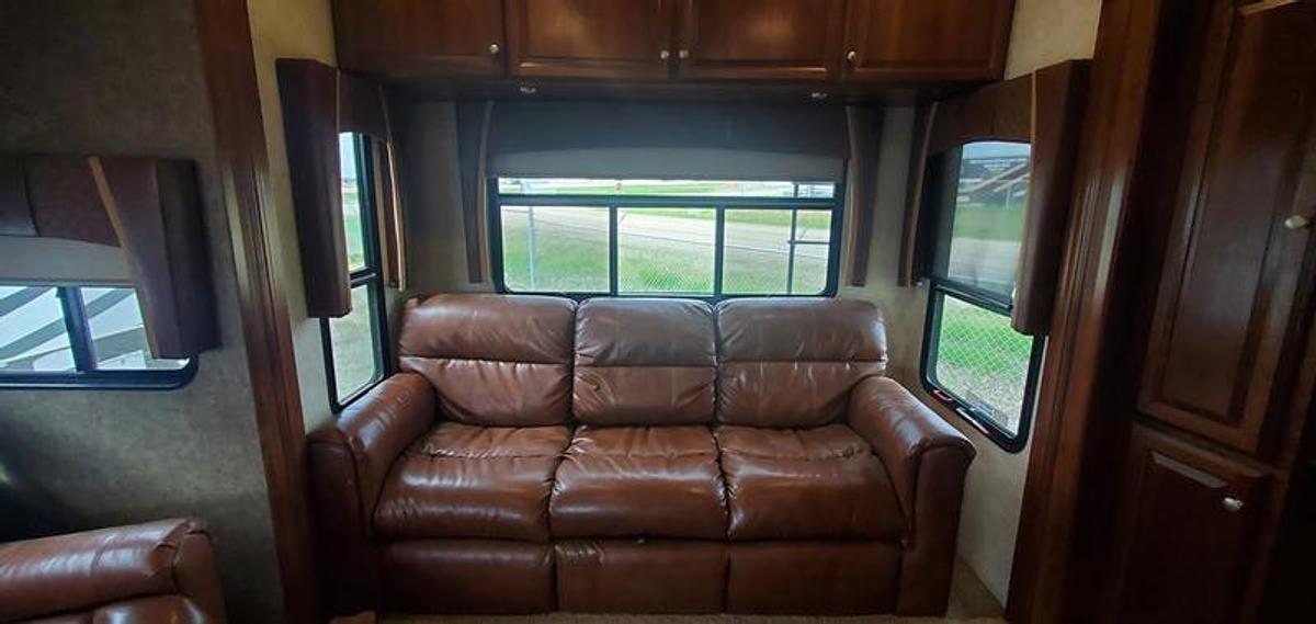 Used 2014 Forest River Cardinal 3450RL