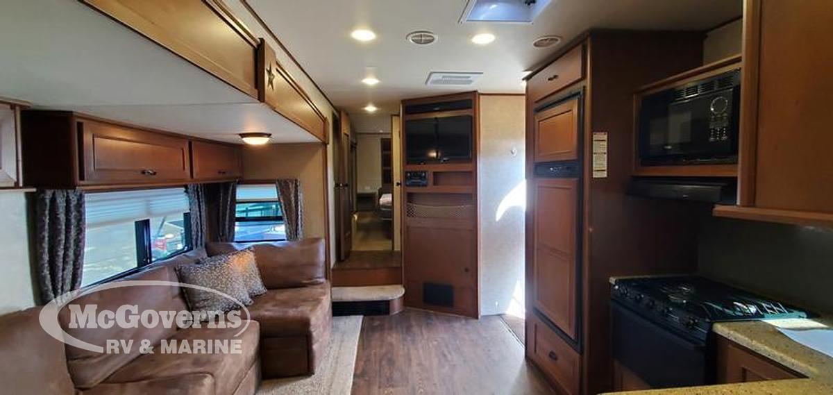 Used 2015 Highland Ridge RV  The Light LF315BHS
