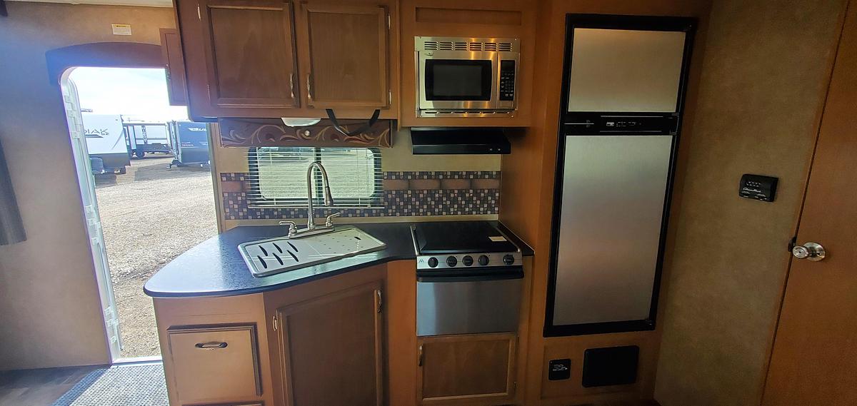 Used 2014 Starcraft RV 244DS