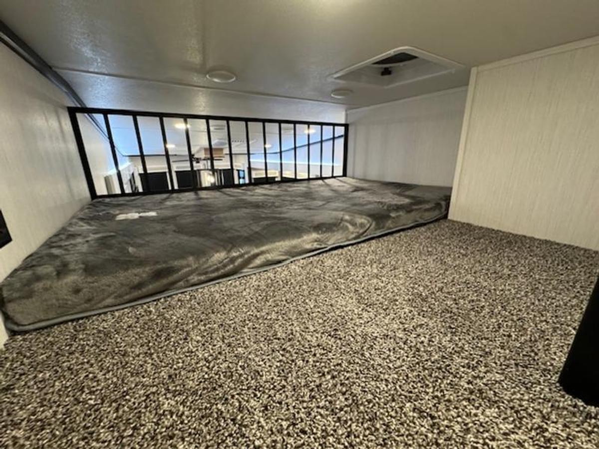 Used 2024 Cedar Creek Cottage 40CDL