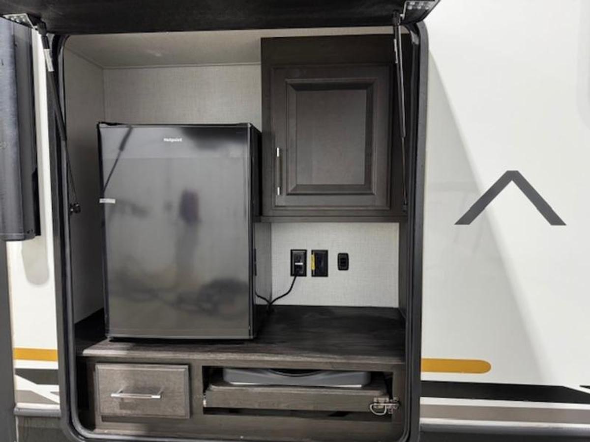 2025 Keystone RV Alpine Avalanche Edition 302RS