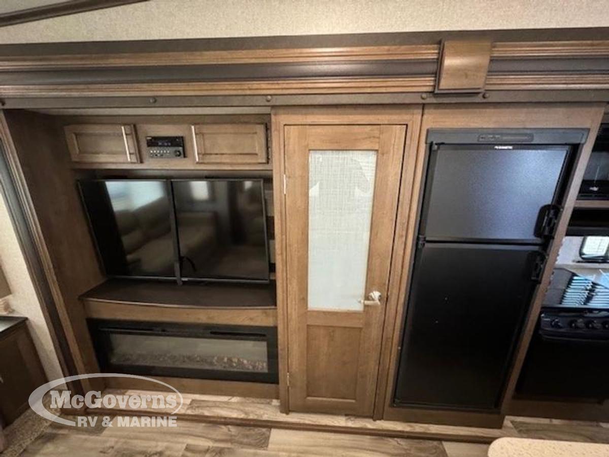 Used 2019 Keystone RV Cougar Half-Ton 30RLS