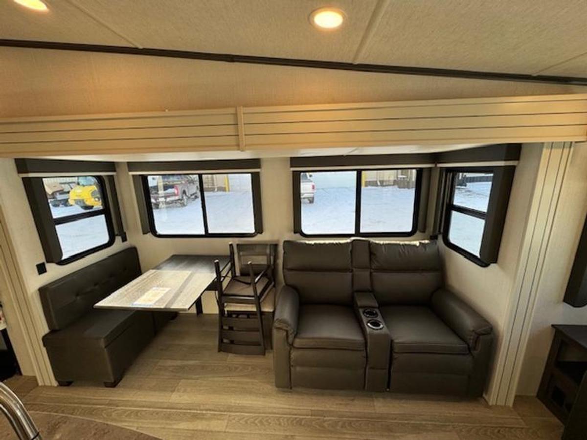 2025 Keystone RV Cougar Half-Ton 29RLI