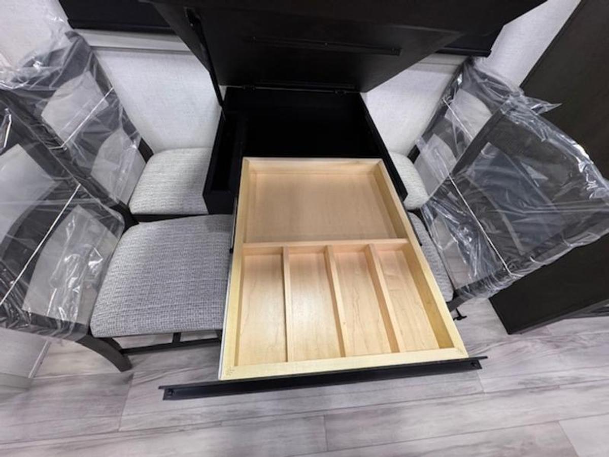 2025 Keystone RV Alpine Avalanche Edition 302RS