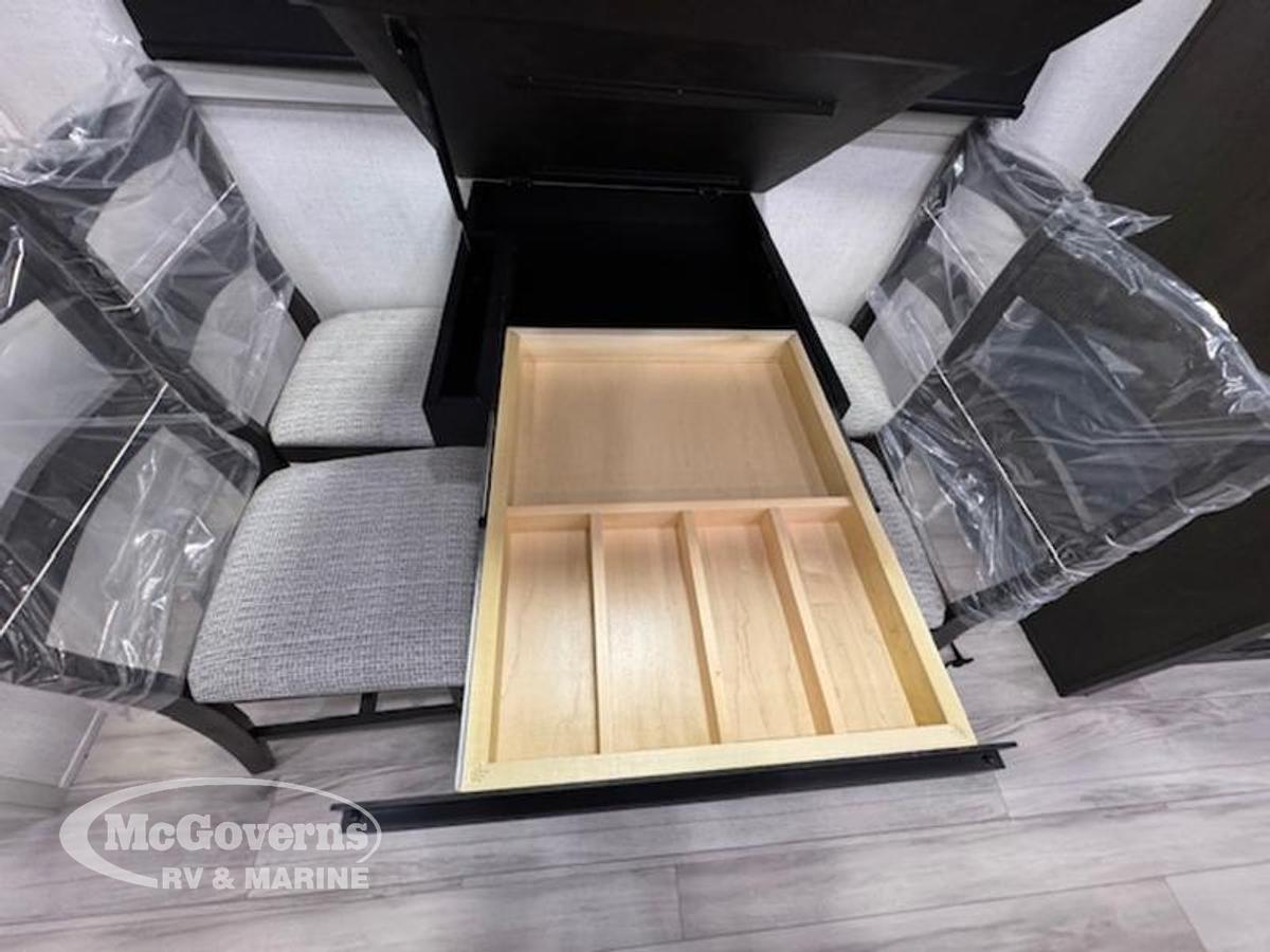 2025 Keystone RV Alpine Avalanche Edition 302RS