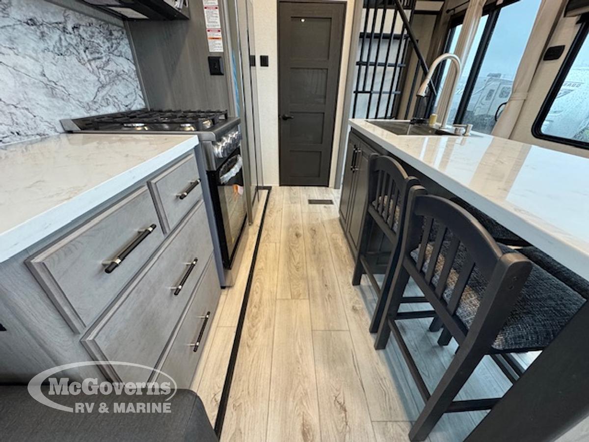 2025 Keystone RV Retreat 391HBDL