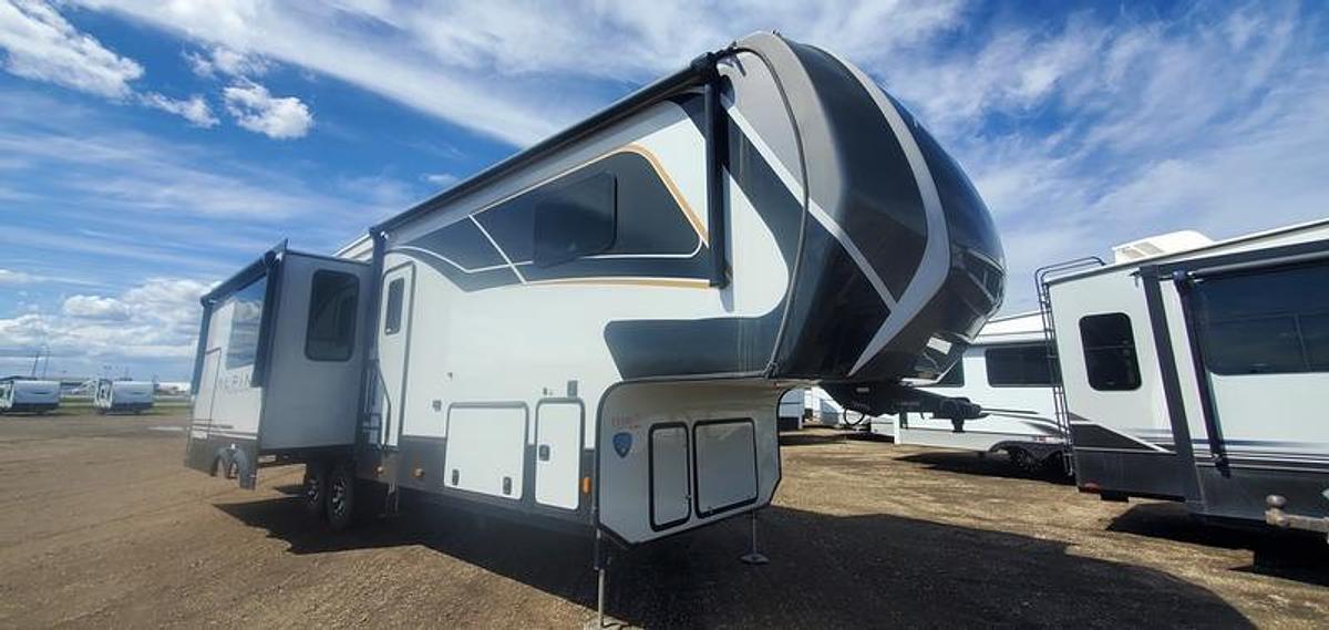2025 Keystone RV Alpine Avalanche Edition 302RS